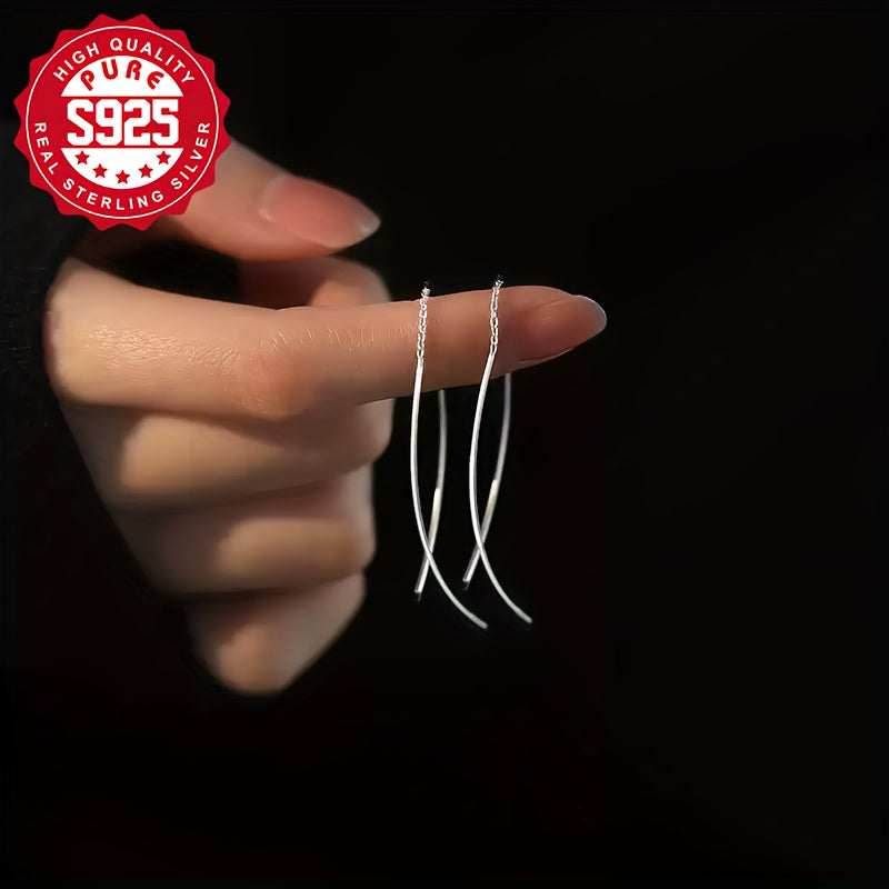 Ushbu S925 kumush osma marjonlar har qanday zamonaviy ayol uchun mukammaldir. Oddiy chiziq dizayni bilan ular nafis va jozibador, doimiy kiyish va do'stlar bilan yig'ilishlar uchun mos keladi. Ular oddiy va modali, bu esa ularni nozik qiladi.