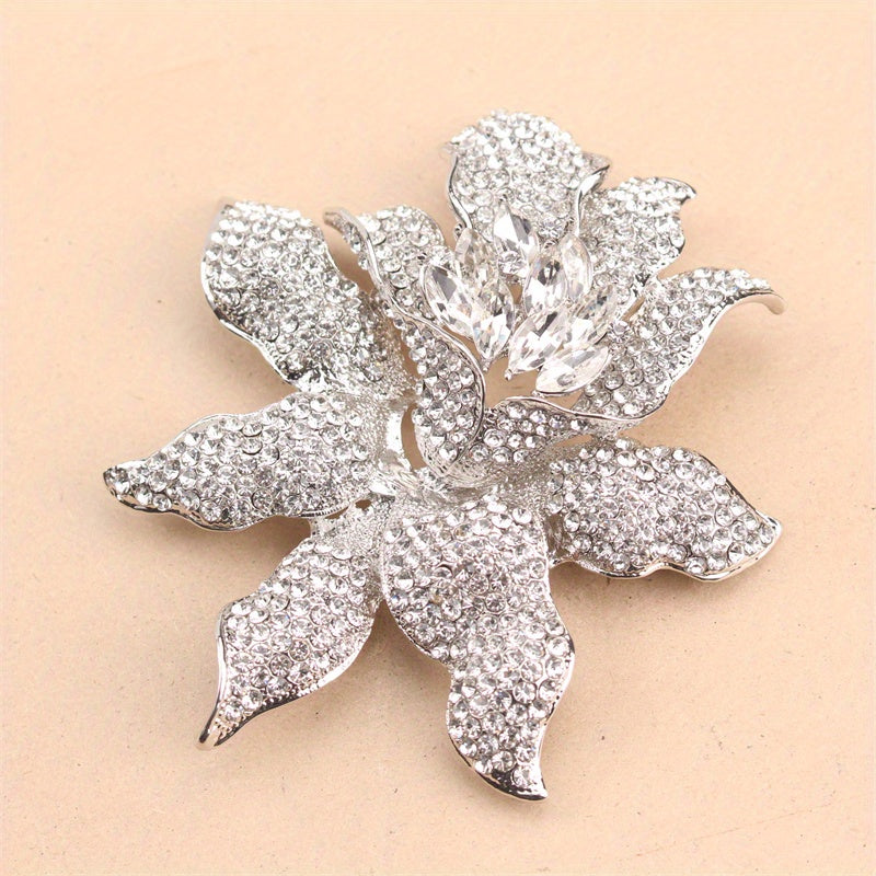 Изысканная брошка-булавка с цветком из страз, уникальный эмалевый цветочный дизайн, элегантный модный аксессуар для женщин, идеальный подарок с имитацией моделирования