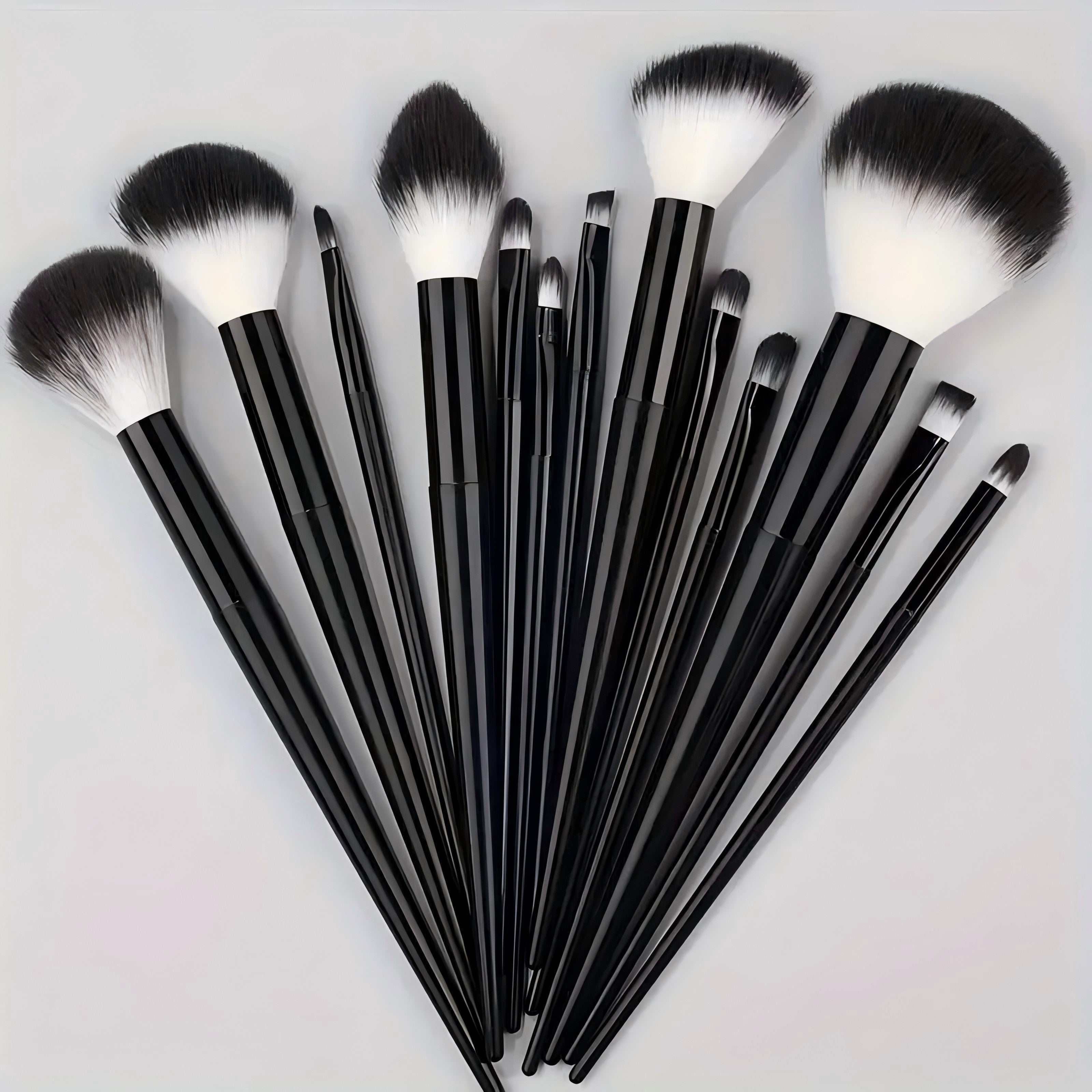 13-Piece Makeup Brush Set Nylon Synthetic Fiber Easy to Use Professional Travel-Friendly