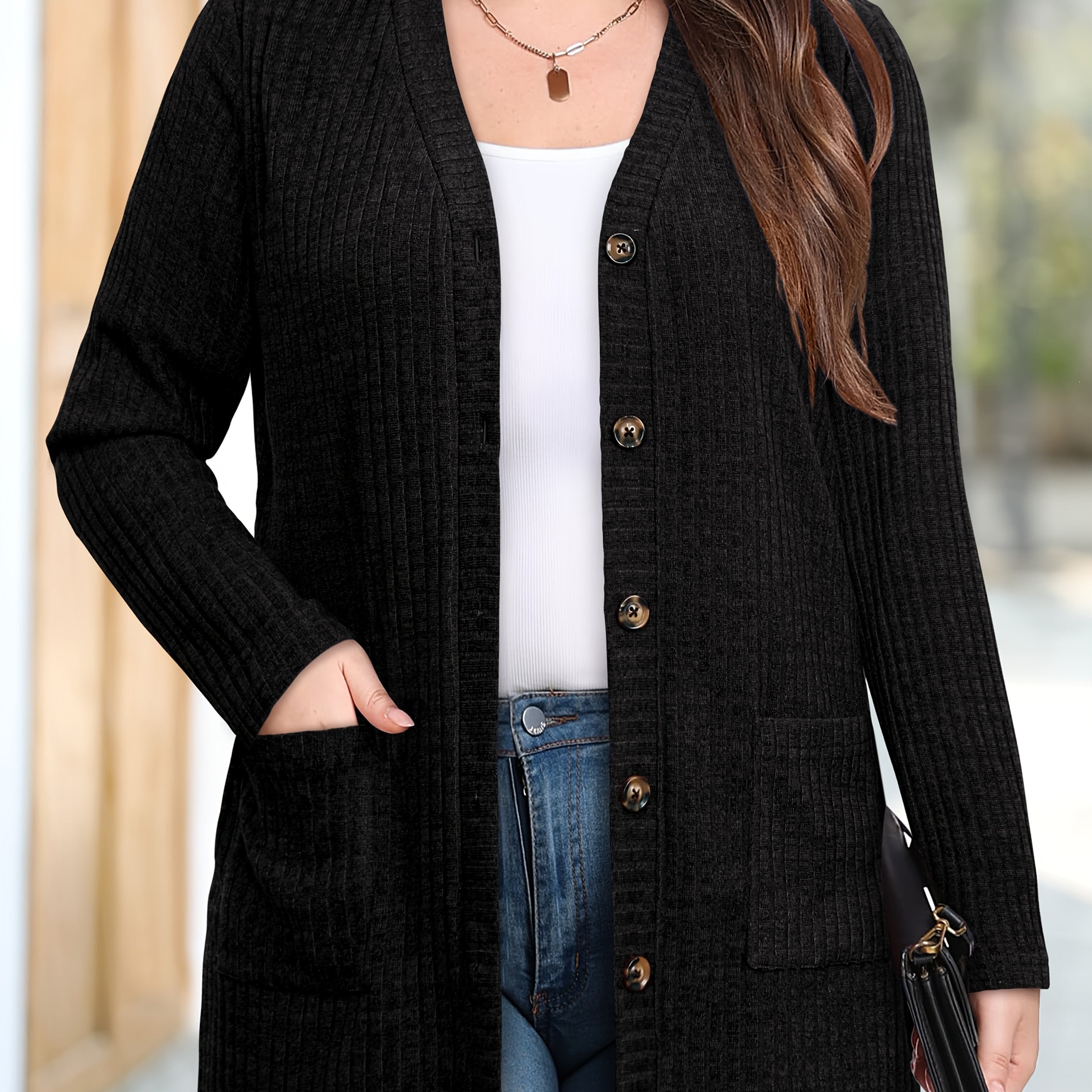 Zarif, mashhur ayollar jeki, cho'ntaklar va kamarlari bilan kengaytirilgan o'lchamlarda