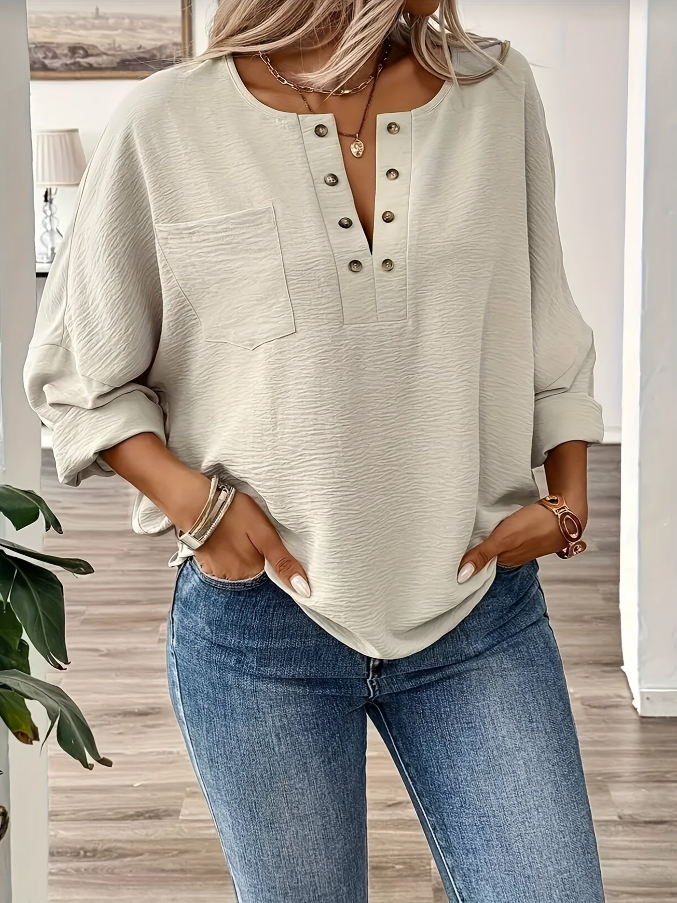 Women's Large Size Long Sleeve Woven Shirt for Spring and Fall