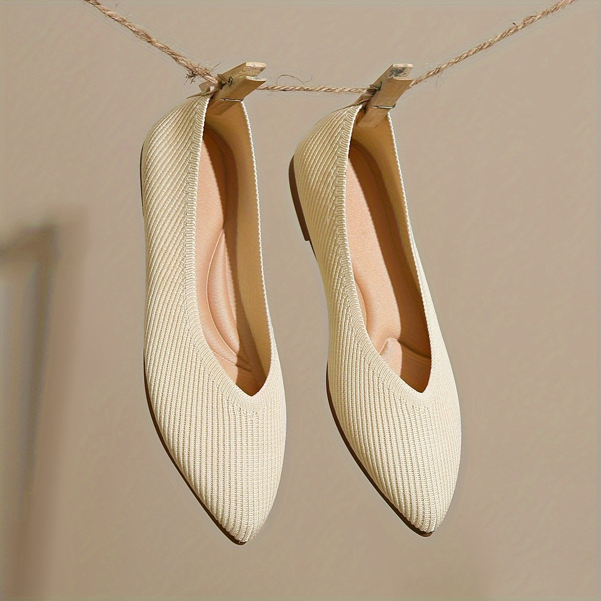 Women's Knitted Flats Point Toe Breathable Slip Ons for Daily Wear