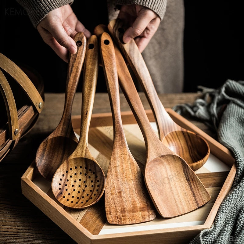 Set of 4/7 Natural Teak Wood Kitchen Utensils Including Spoons Ladles Turners Colanders and Scoops