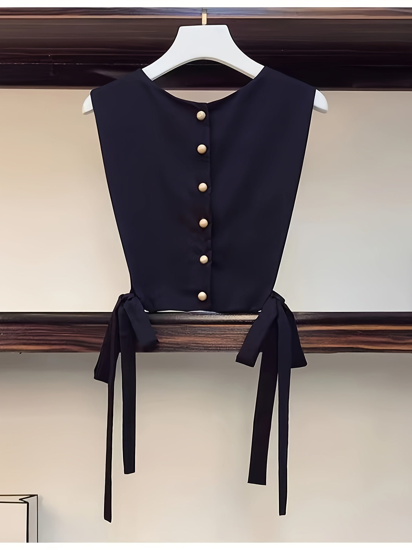 Комплект из полиэстеровой рубашки с воротником и топа без рукавов для женщин, с сезонной завязкой.