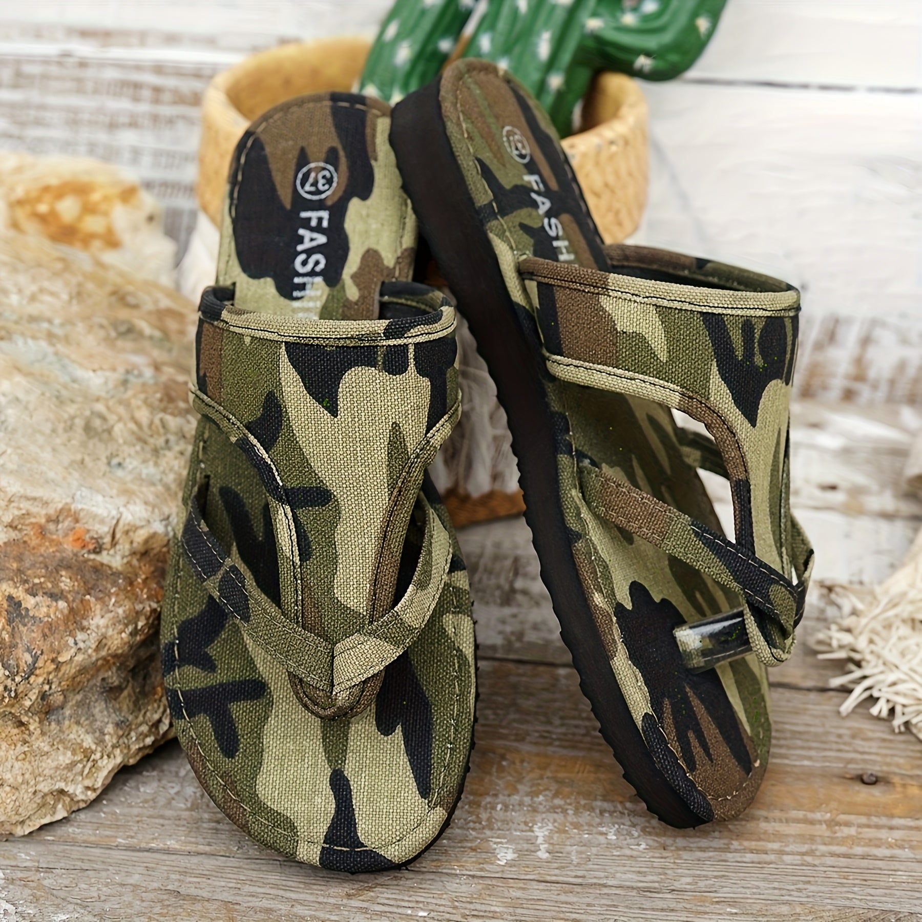 Women's Camo Flat Sandals EVA Sole Flip-Flops Casual Outdoor