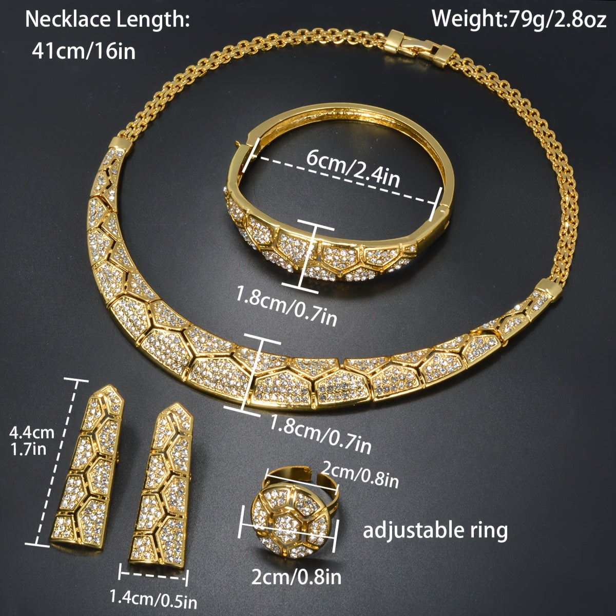 ZEADEAR mis zargarlik to'plami hashamatli va nafis bo'lib, go'zal mozaika naqshida porlaydigan Zirconia bilan bezatilgan. Ushbu to'plam ajoyib Geometrik Pentagon marjon, bilaguzuk, sirg'a va uzukni o'z ichiga oladi, to'ylar va banketlar uchun mukammal.