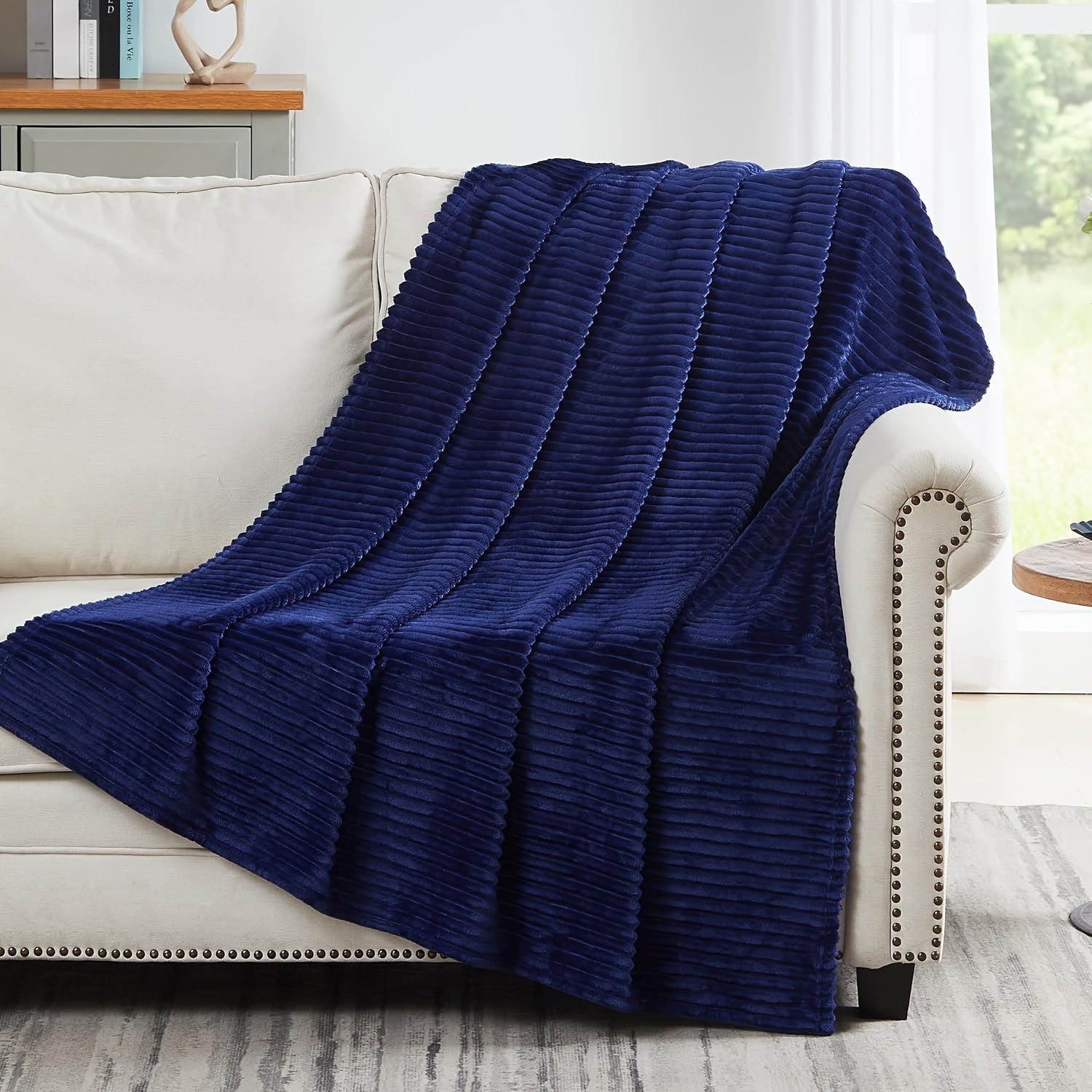 Oversized Microfiber Fleece Throw Blanket with 3D Ribbed Jacquard Design