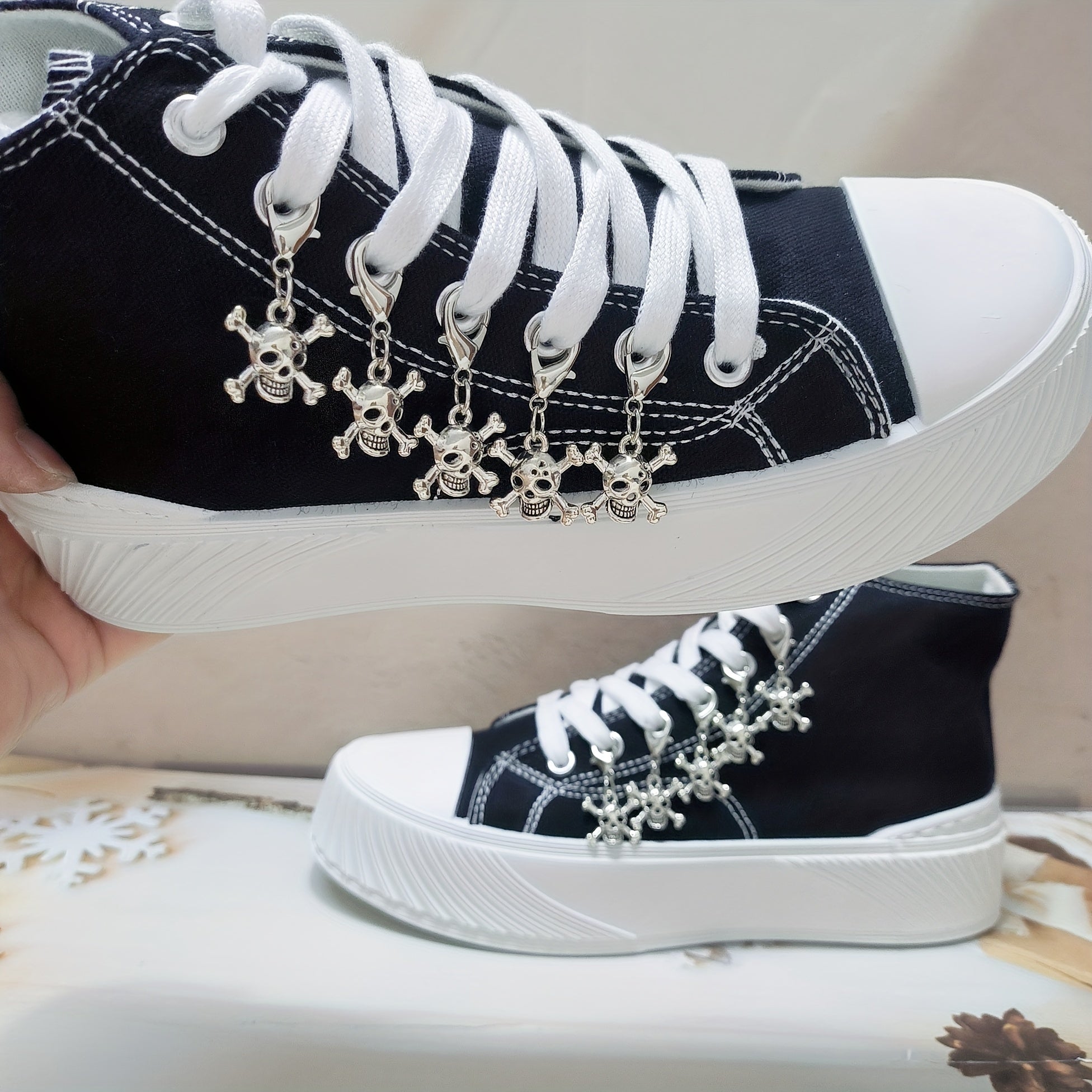 10 шт. унисекс белых украшений для обуви из цинкового сплава с панк-стилем череп для кроссовок