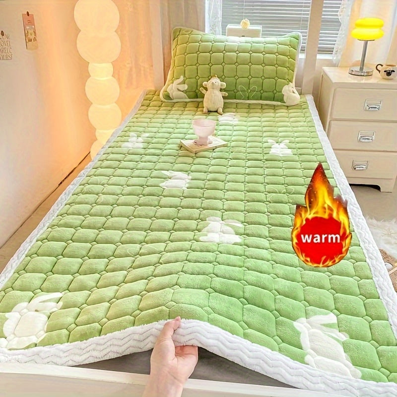 Soft Thickened Warm Velvet Mattress Topper with Polyester Filling and Quilted Milk Velvet Fabric