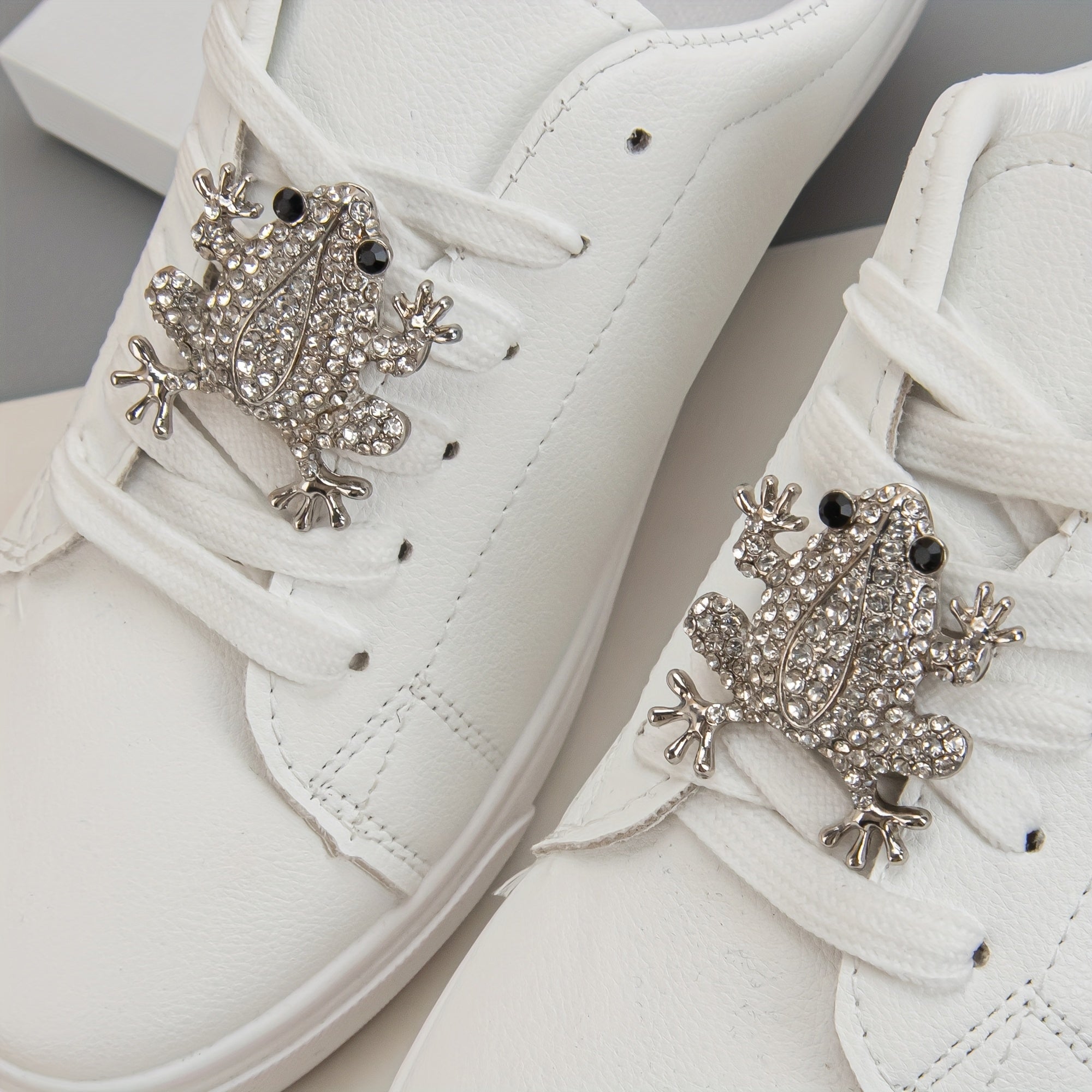 Unisex Rhinestone Embellished Frog-Shaped Shoe Decorations for Casual and Sports Shoes