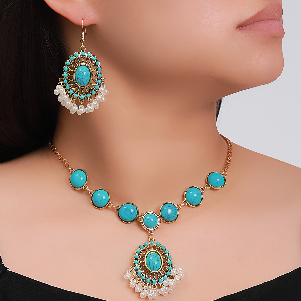 Conjunto de joyería estilo boho con pendientes, collar y anillo de turquesa