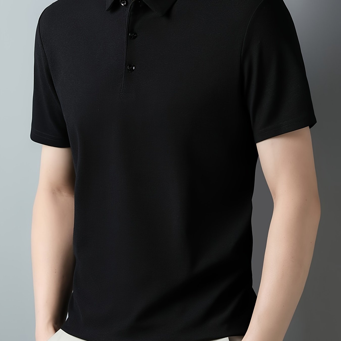 Erkaklar uchun nafas oladigan polyester ko'ylak - Tasodifiy bir rang, qisqa yengli va yoqa bilan