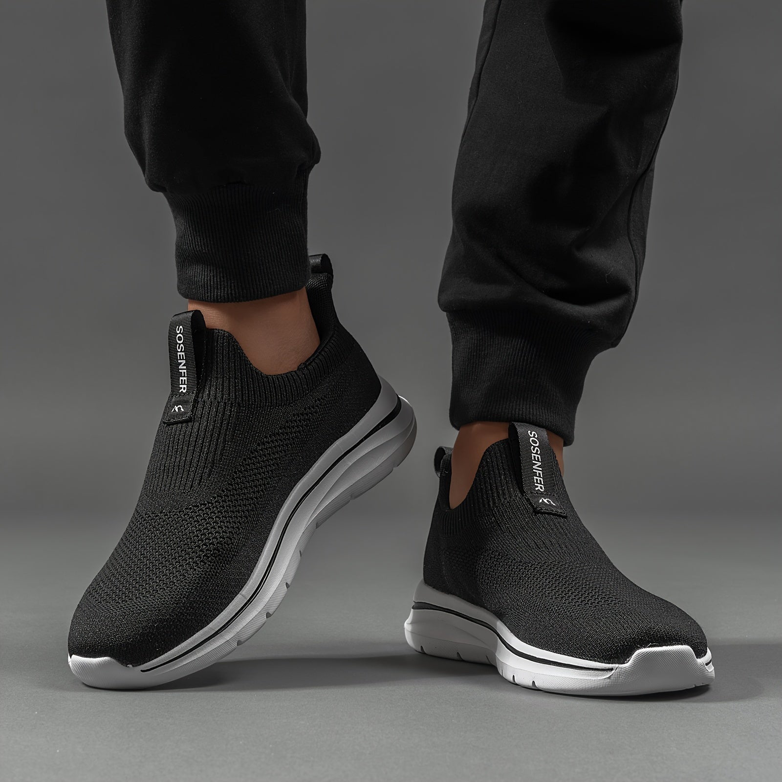 "Erkaklar uchun vintage uslubidagi kundalik kiyish uchun mo'ljallangan ventilyatsiyali dizayndagi sport krossovkalari, nafas oladigan mato ustki qismi, MD tagligi va dumaloq barmoq bilan."