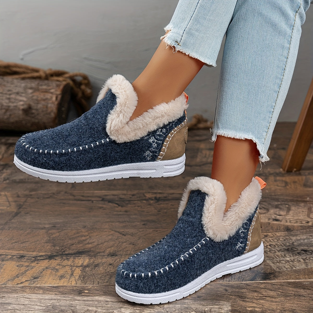 Ayollar uchun qishda kiyinadigan slip-on platform botinkalari, sun'iy jun bilan qoplangan va tormozsiz tagliklar bilan