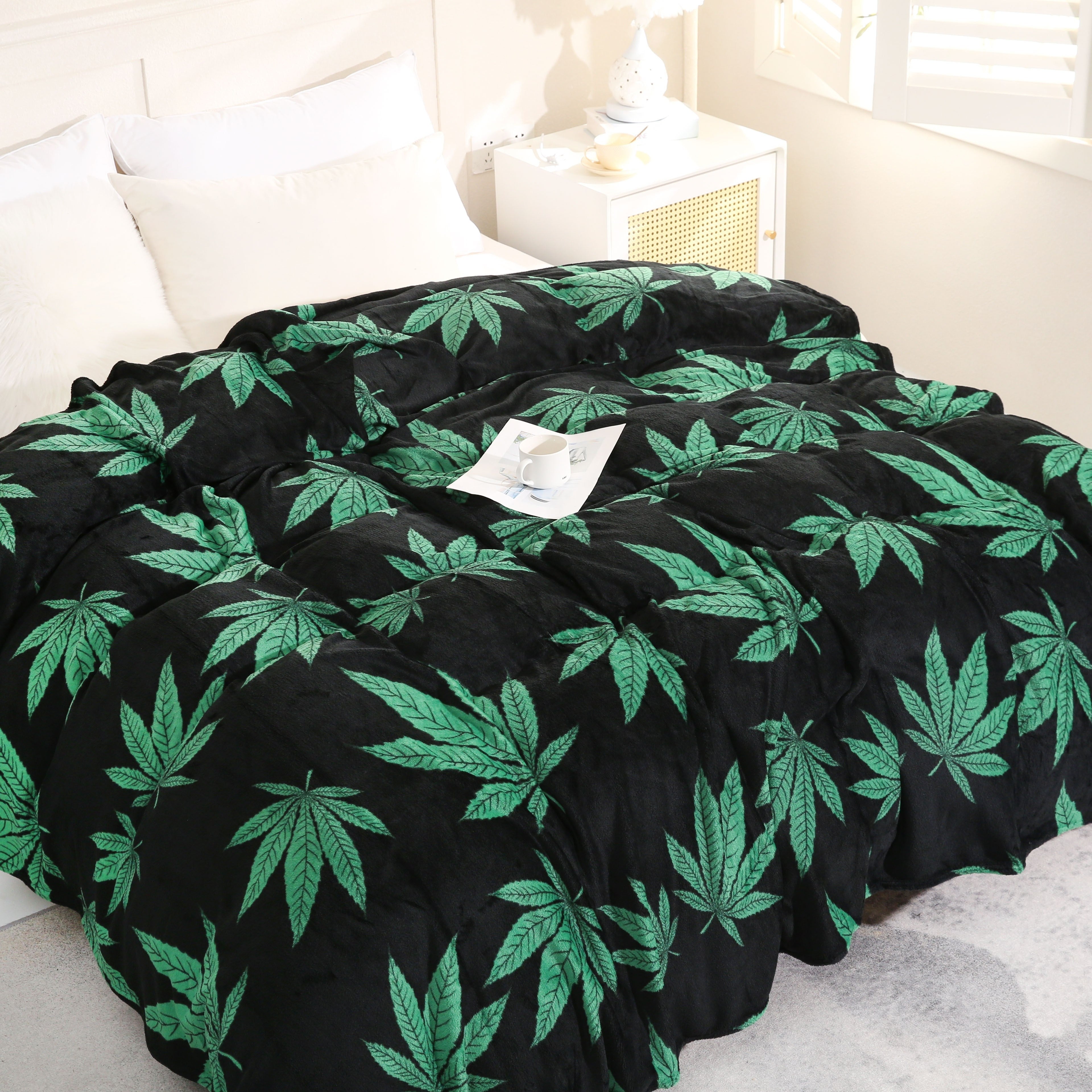 Rustic Style Flannel Blanket with Marijuana Leaf Print for Couch Bed and Travel