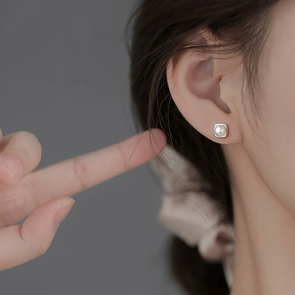 Women’s Freshwater Pearl Earrings Silver Lightweight Classic Elegant Jewelry