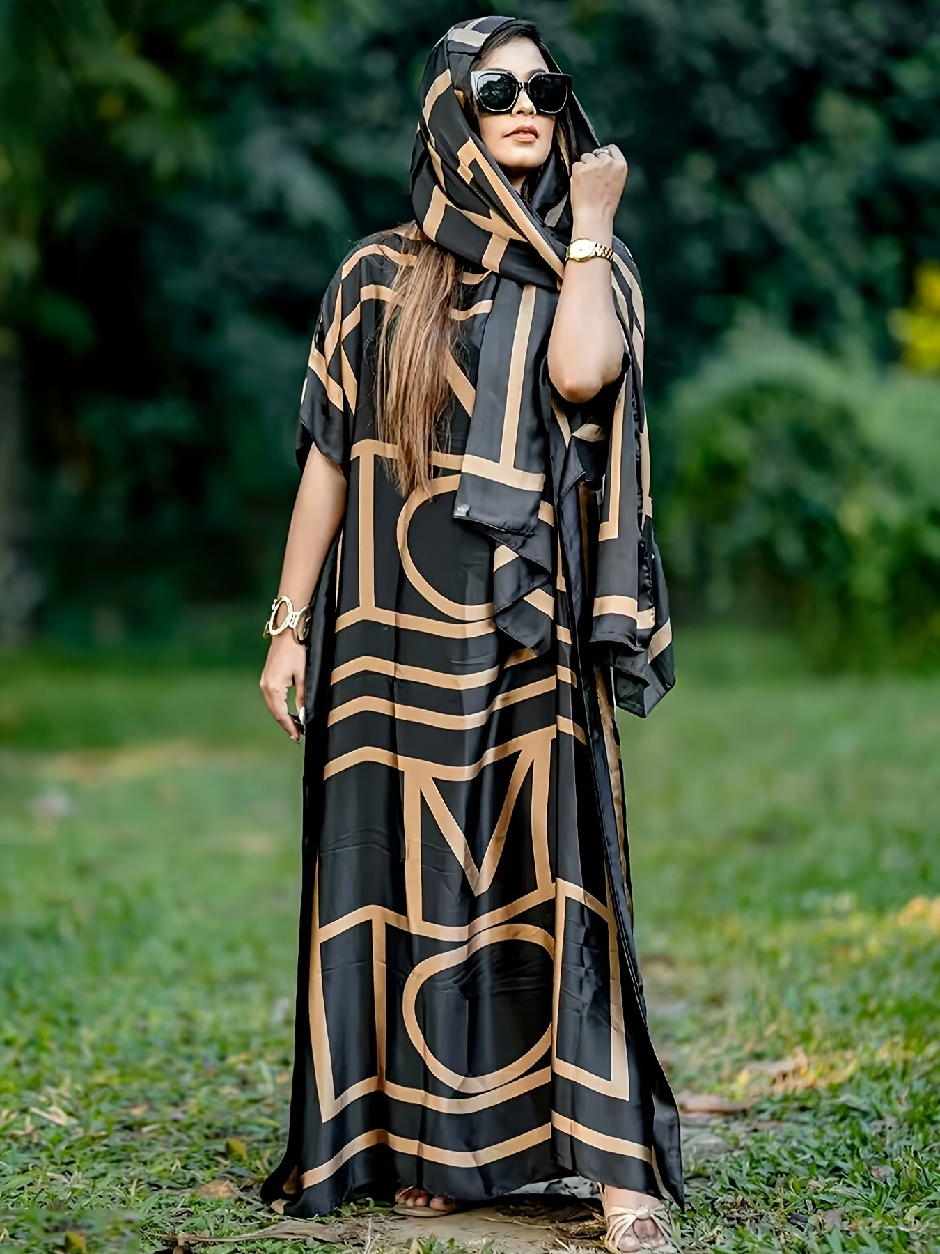 Plus Size Geometric Pattern Robe Dress with Black and Gold Tones for Women