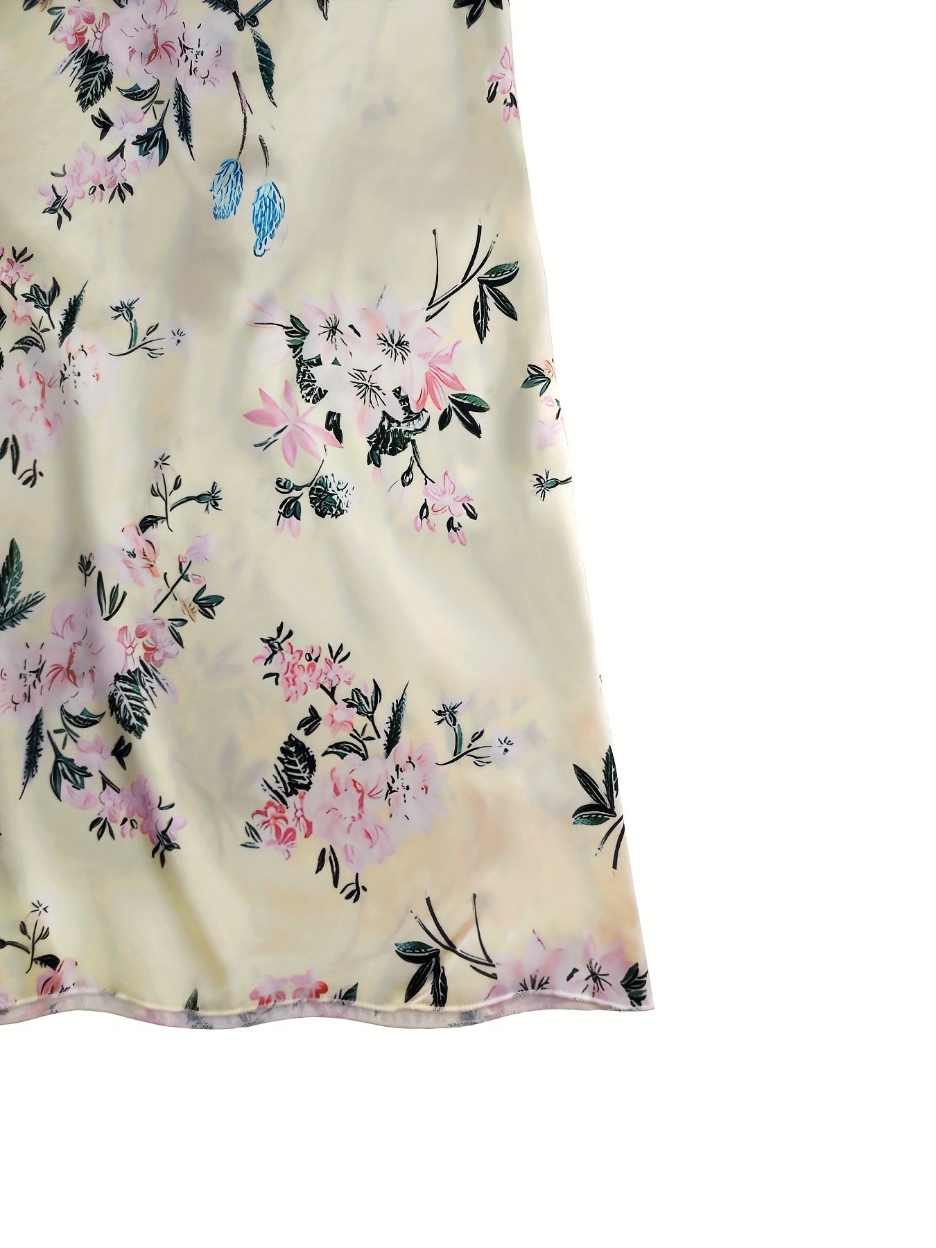 Ayollar uchun satindan yasalgan gul naqshli kamy shorts pijama to'plami dam olish kiyimlari