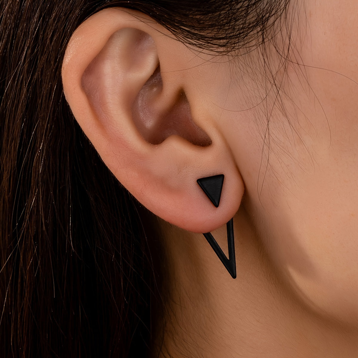 Ayollar uchun minimalistik uchburchakli sirg‘alar, qotishma, temir postlar, kundalik zargarlik