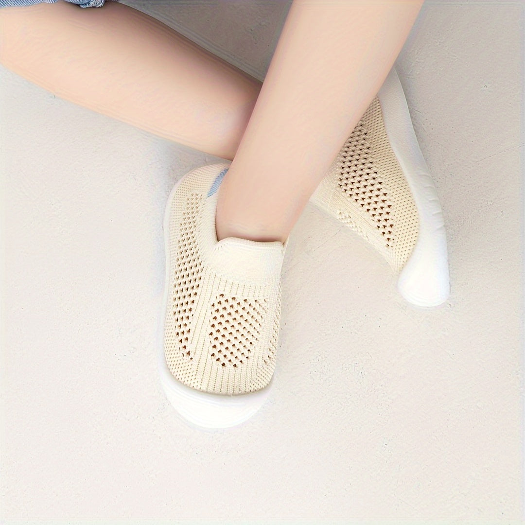 2025 yil yozgi yangi nafas oladigan to'rli bolalar poyafzallari, yumshoq sirpanmaydigan taglik bilan, 0-24 oylik bolalar uchun bir nechta ranglarda mavjud.