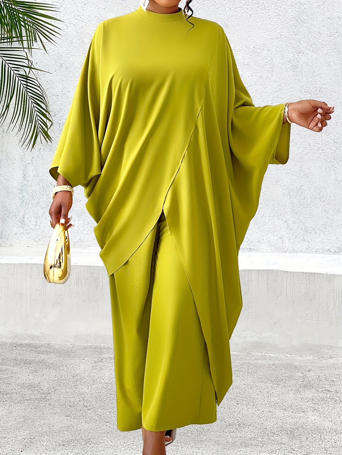 Katta o'lchamdagi shik two-piece kostyum to'plami