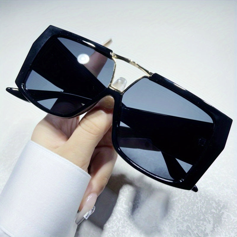 Retro Metal Pilot Glasses for Men and Women Oversized Gradient Lens for Beach and Urban Fashion