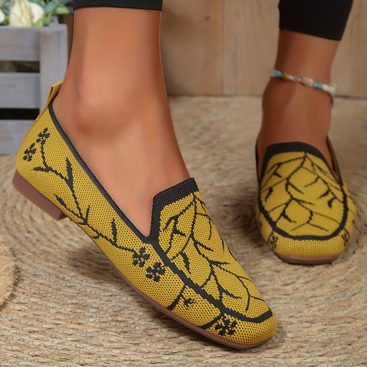 Women's Black and White Floral Slip-On Loafers Casual Flat Shoes