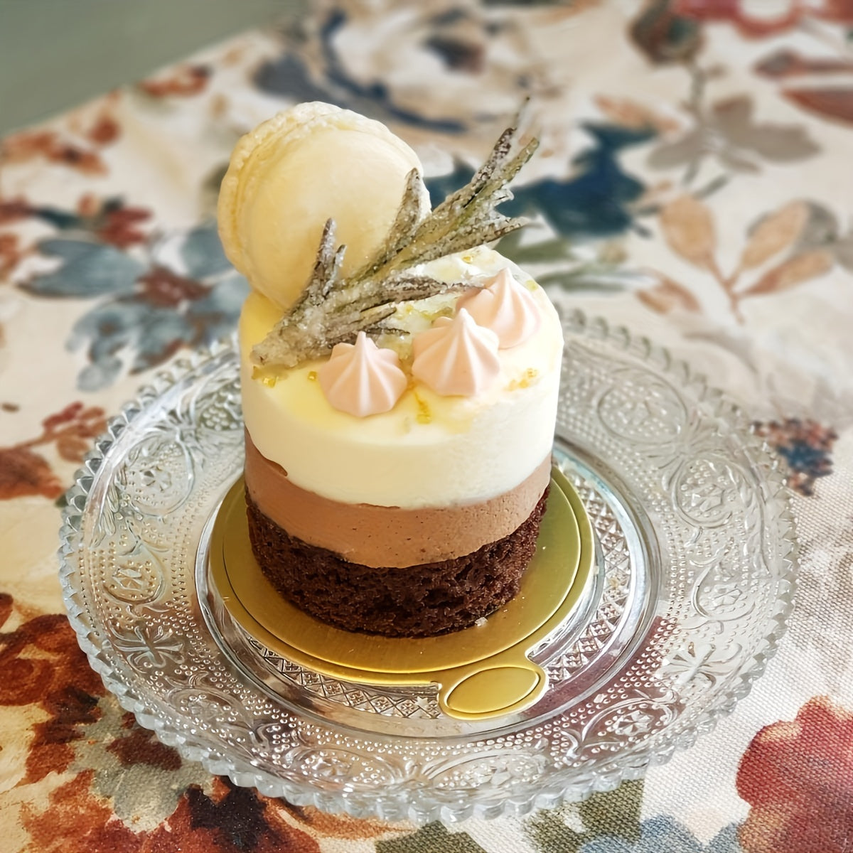 Golden Cardboard Mini Cake Bases 50/100 Round Disposable Cupcake Boards for Desserts