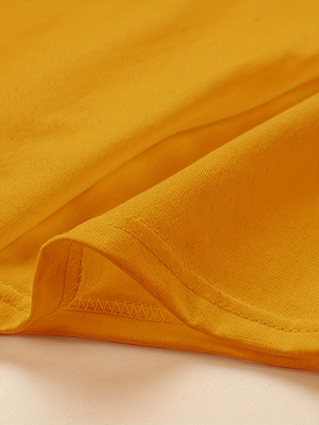 Men's Casual Outfit with Short-Sleeve T-Shirt and Drawstring Shorts for Spring Summer Sports