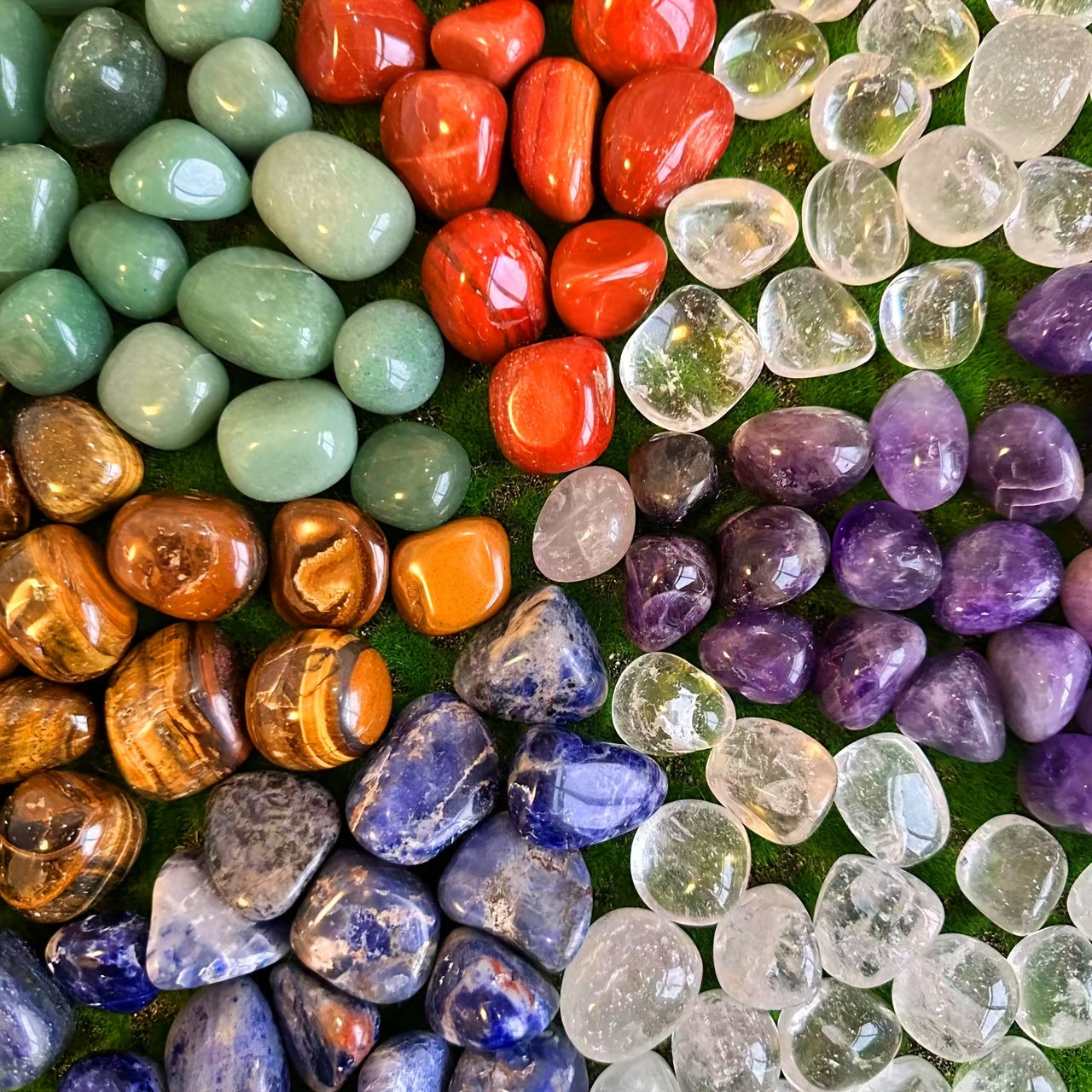 Натуральные аметист и красный яшмовые камни-отшлифовки 100 г кристаллов