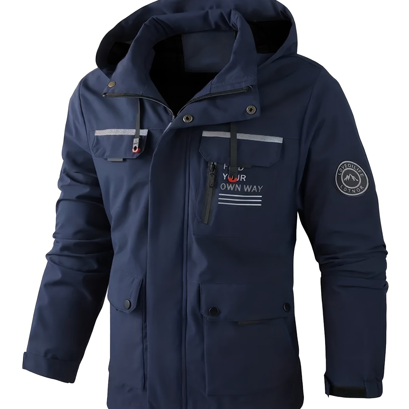 Qora erkaklar uchun shamol o'tkazmaydigan, suv o'tkazmaydigan jakk, logotip dizayni, bir nechta cho'ntaklar va qulay polyester mato bilan. Velosipedda, yugurishda va tasodifiy kiyim uchun mos. Shuningdek, plus o'lchamda ham mavjud.