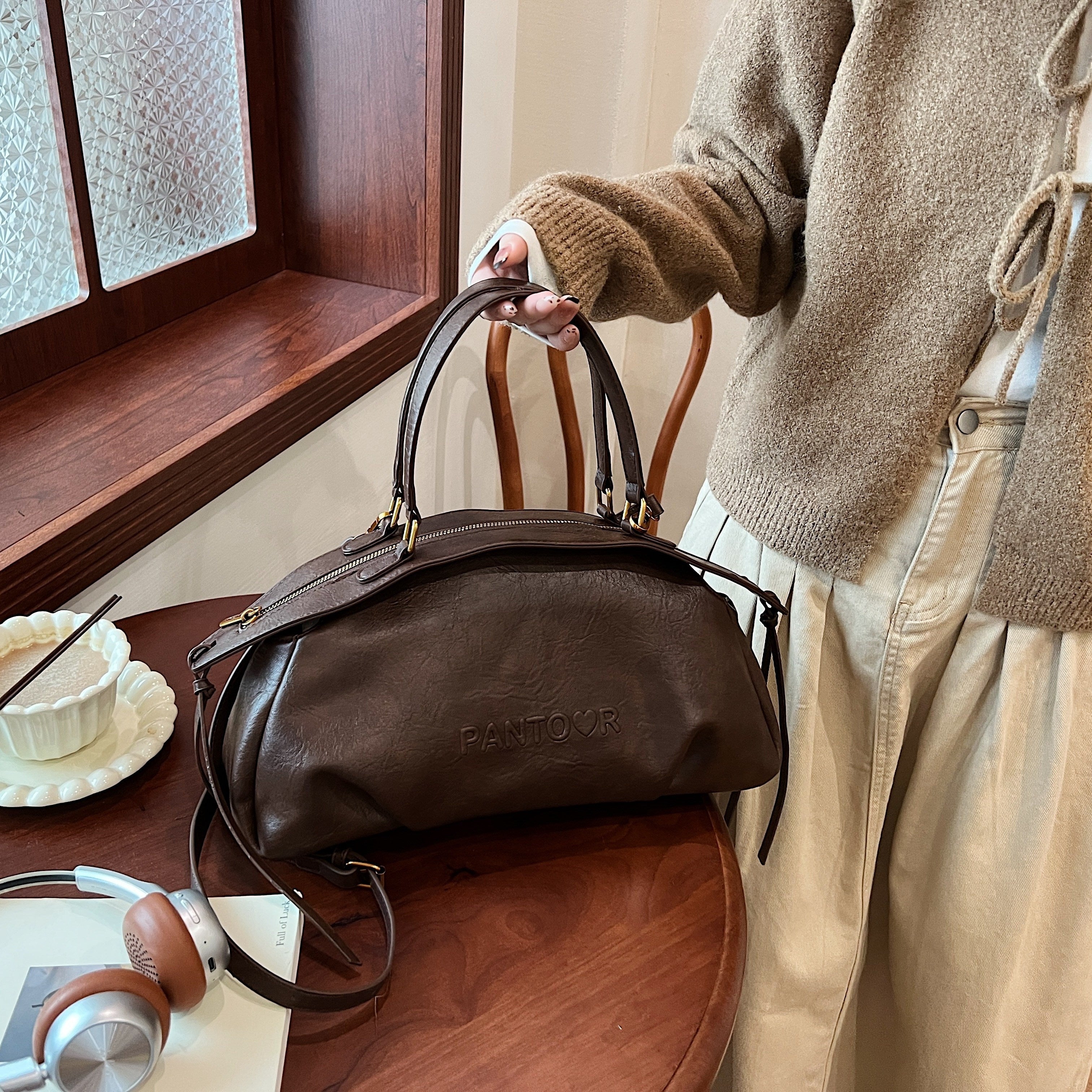 Vintage Black PU Crossbody Bag for Women with Large Capacity and Removable Strap