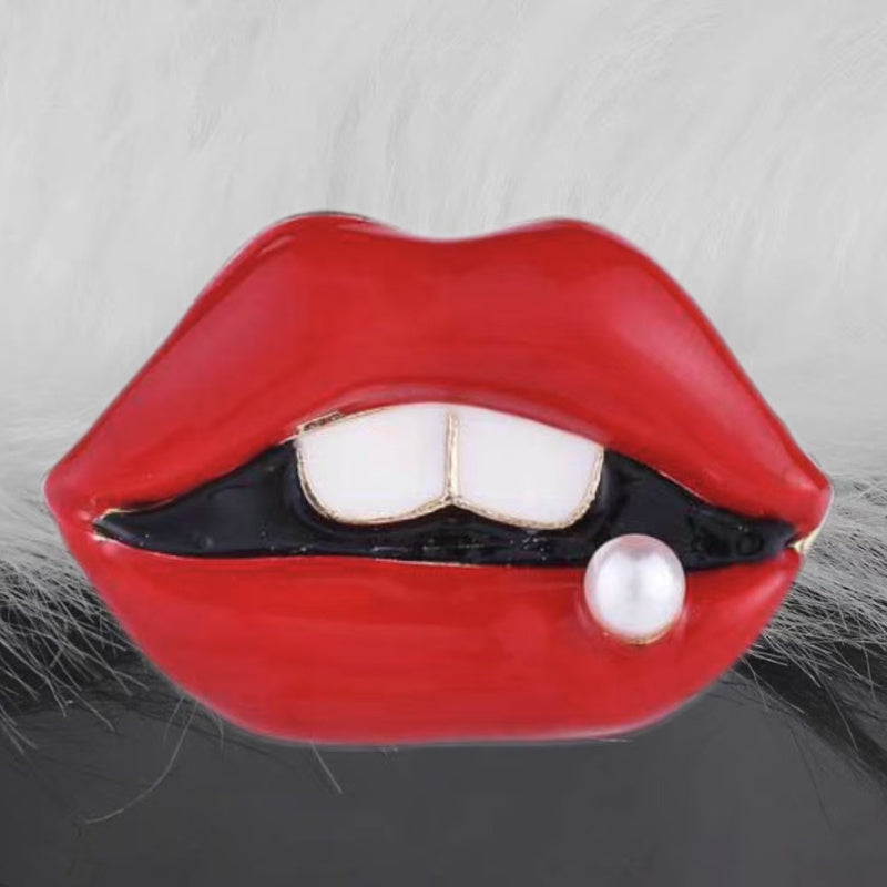 Red Lips Brooch Pin Acrylic Fashion Accessory for Women