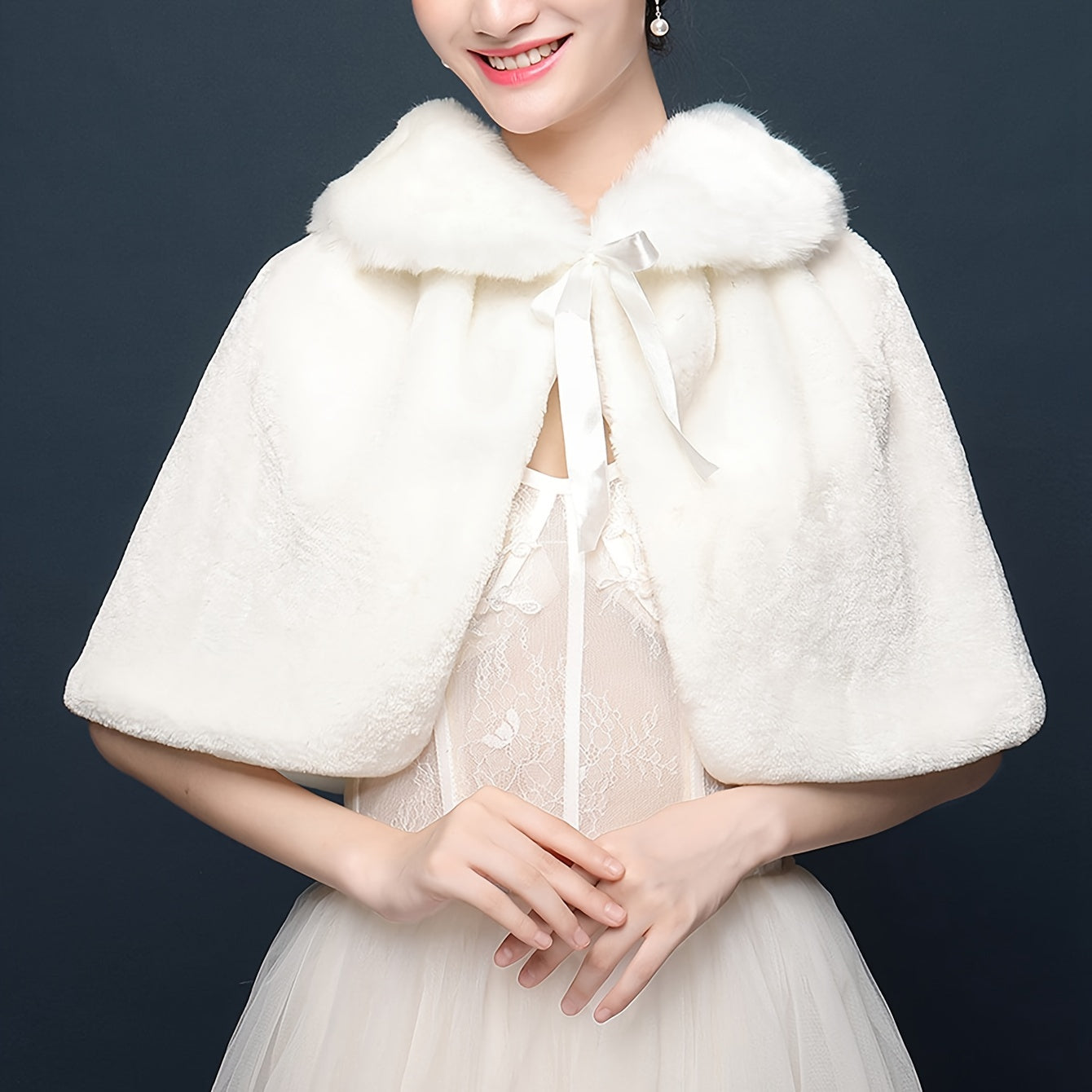 Ayollar uchun oq faux mo'ynali shalv, to'y, bayram, kuz, qish uchun nafis kaput