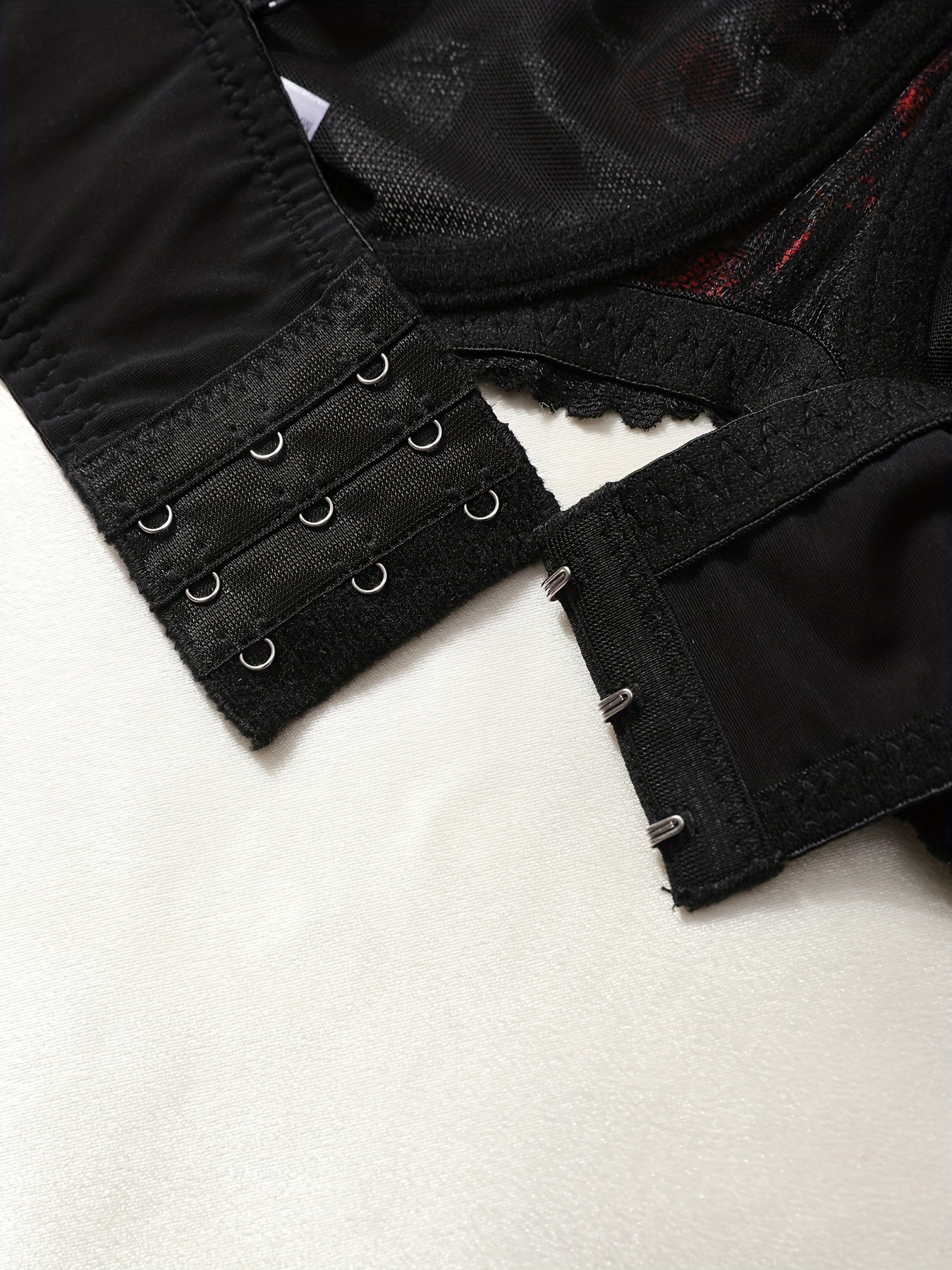 Ayollar uchun sexy plussayz dantel ichki kiyim to'plami, og'ziga o'pish lablari tikuvlari, qoplamasiz brass, va o'rtacha beldagi ichki kiyim.