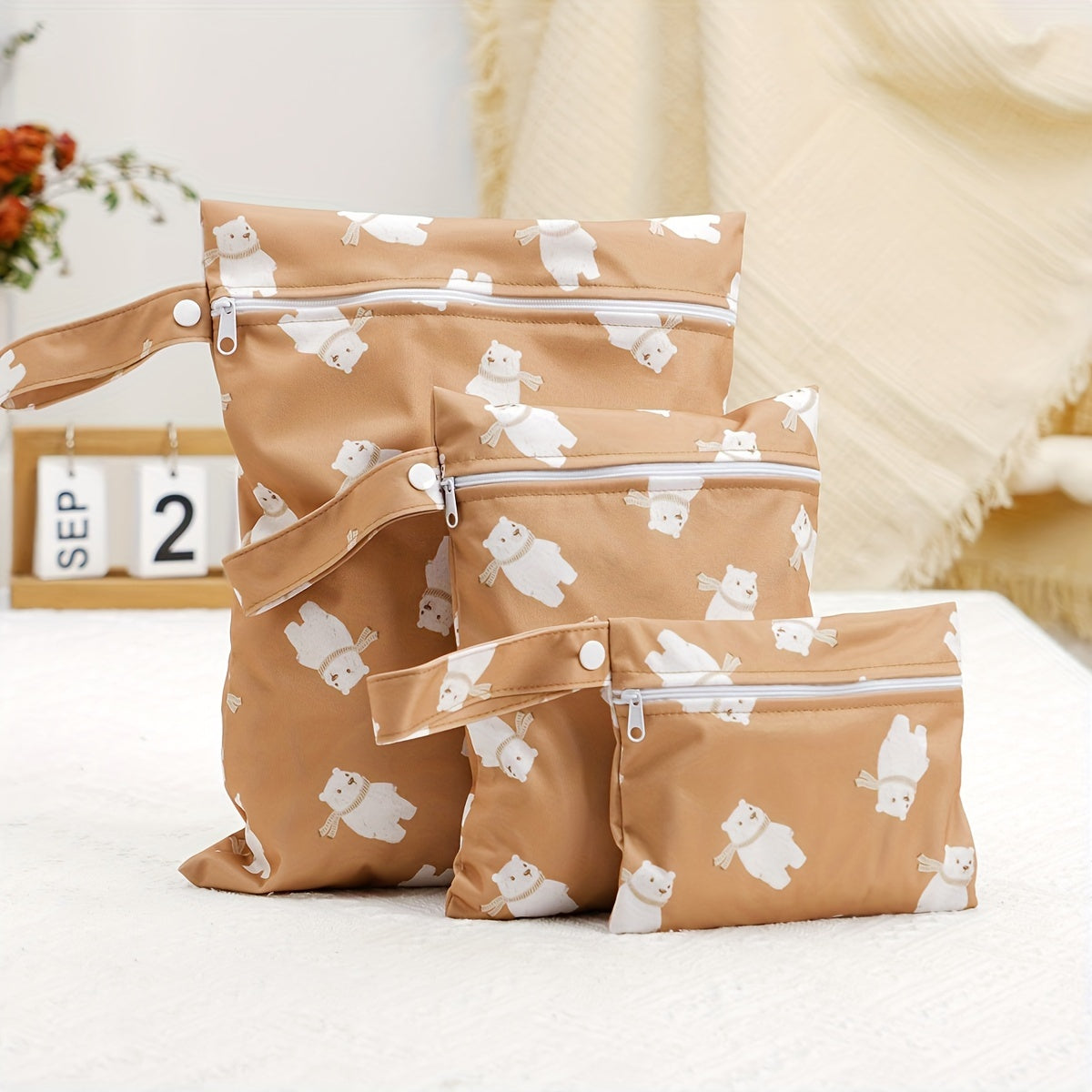 3 ta suv o'tkazmaydigan mato pampers saqlash sumkasi to'plami, bitta cho'ntakli yuviladigan nam-quruq sumkalar; suzish kiyimlarini saqlash uchun mukammal