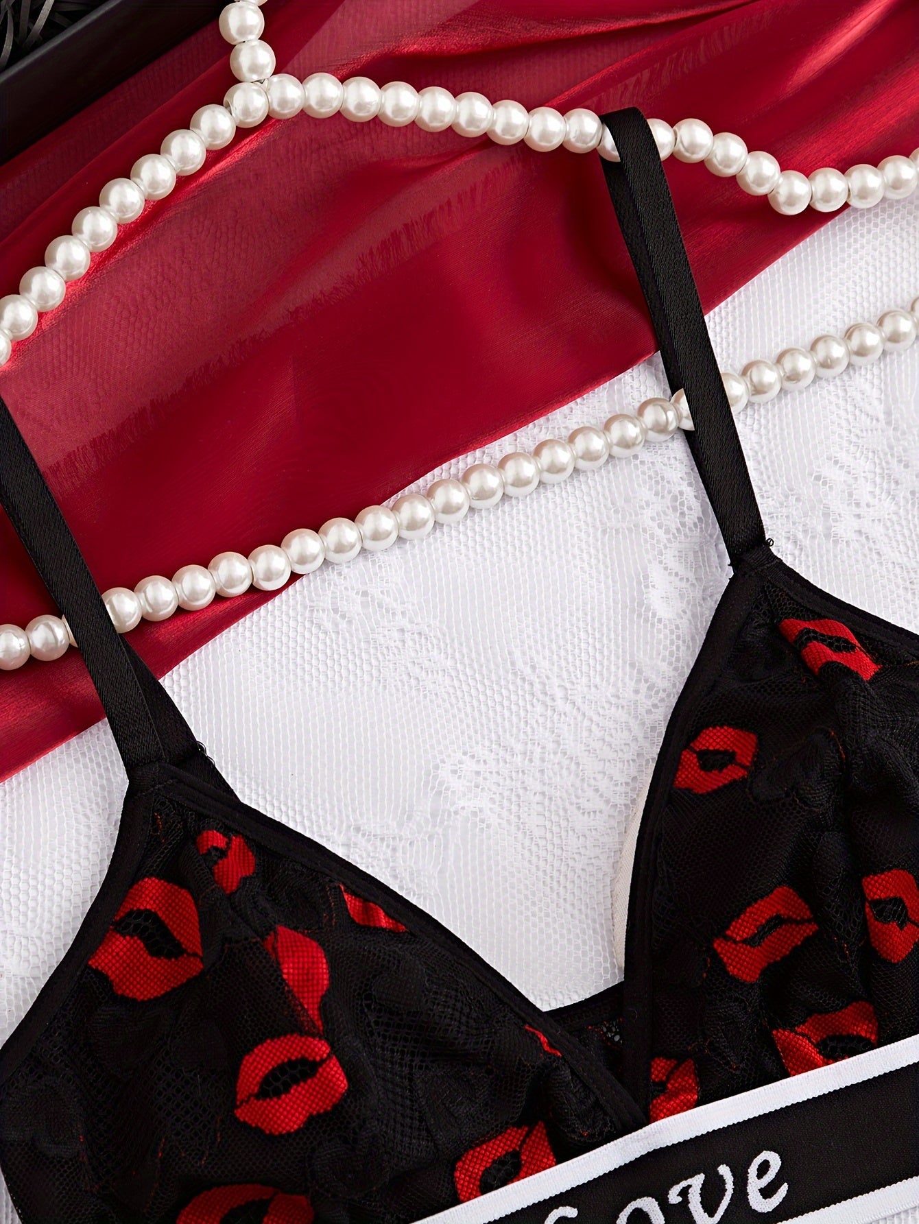 Women’s Lace Lingerie Set with Letter and Lip Print Contrast Trim