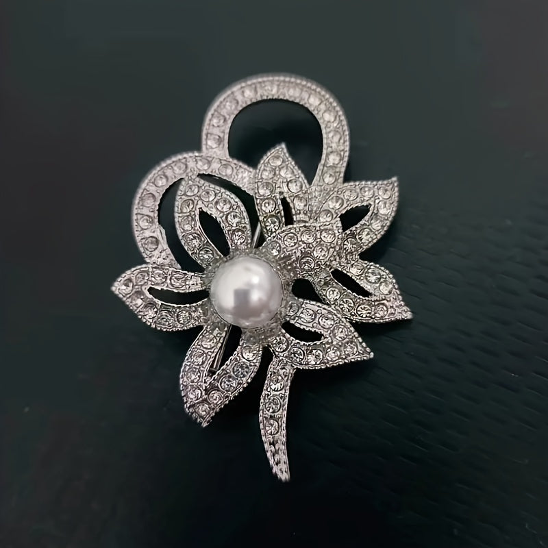 Ayollar uchun Ziyofat sovg‘asi aksessuari uchun nafis tilla gul bej irg‘it pin