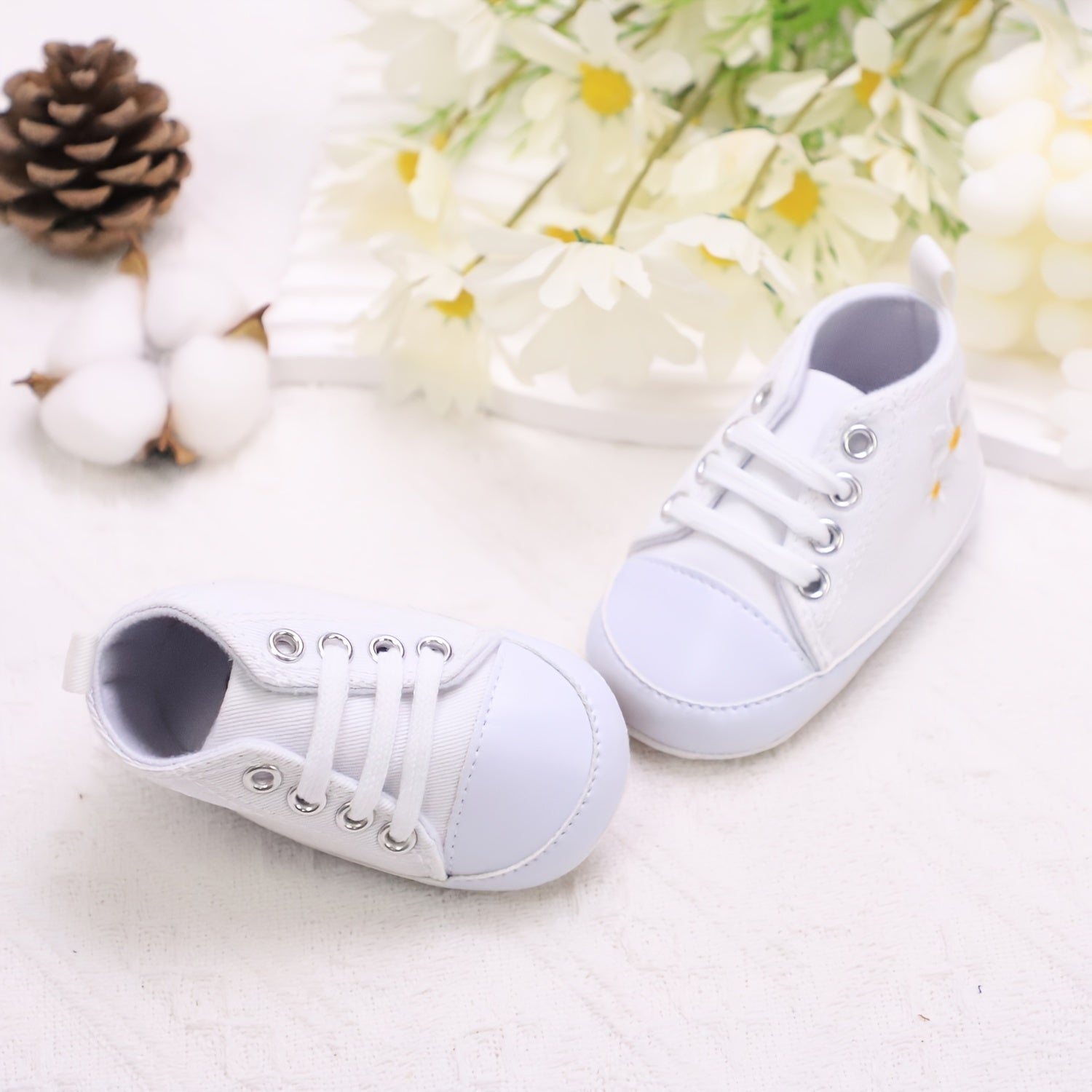 Baby Girls Embroidered Daisy Sneakers Lightweight Non-Slip Canvas Shoes for All Seasons
