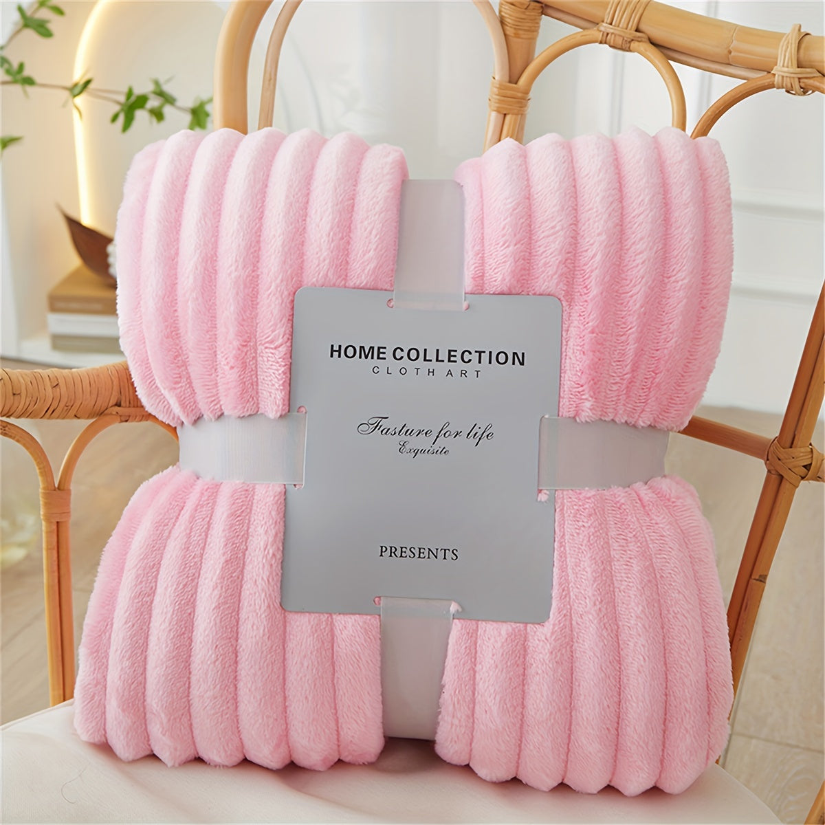 Yumshoq va qulay plush ko'rpa, sayohat, divan, yotoq va uy bezatish uchun mukammal. Oila va do'stlar uchun ideal sovg'a. Bu issiq ko'rpa divanda, ofisda, yotoqda yoki tabiatda uxlab olish uchun juda yaxshi. Har mavsum uchun ko'p maqsadli sovg'a ko'rpasi.