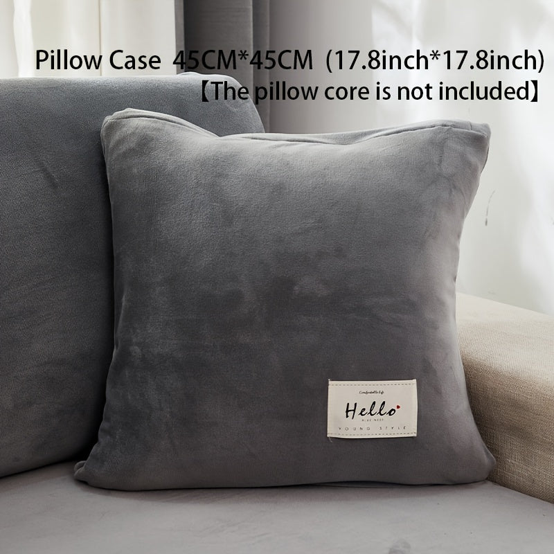 Velvet divan qoplamasi qishki iliqlik va barcha mavsumlar uchun to'liq qoplama ta'minlaydi. Cho'ziluvchan, changdan himoyalangan va elastik mato bilan tozalash oson. Orqa tayanch va yostiq qoplamasi uchun sirpanmas xususiyatlarni o'z ichiga oladi.