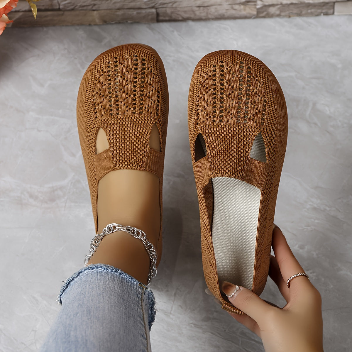 Women's Solid Color Breathable Knit Slip-On Flat Shoes