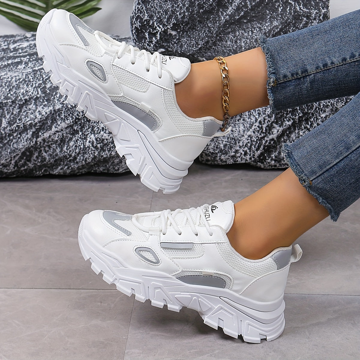 Women's Fashion Sneakers Breathable Mesh Outdoor Running Shoes