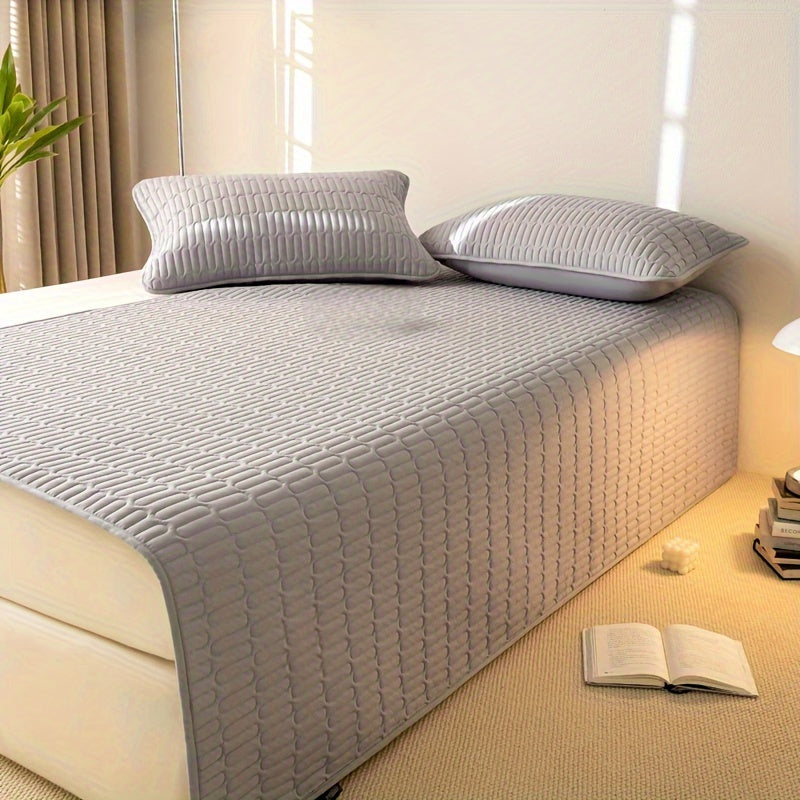 Ultra-ingichka matras qoplamasi, suv o'tkazmaydigan himoya bilan - zamonaviy bir rangli dizayn, yotoqxona va yotoq xonasi uchun ideal, bir kishilikdan ikki kishilik yotoqlarga mos, qo'l bilan yuvish tavsiya etiladi - yostiq qopqog'i alohida sotiladi