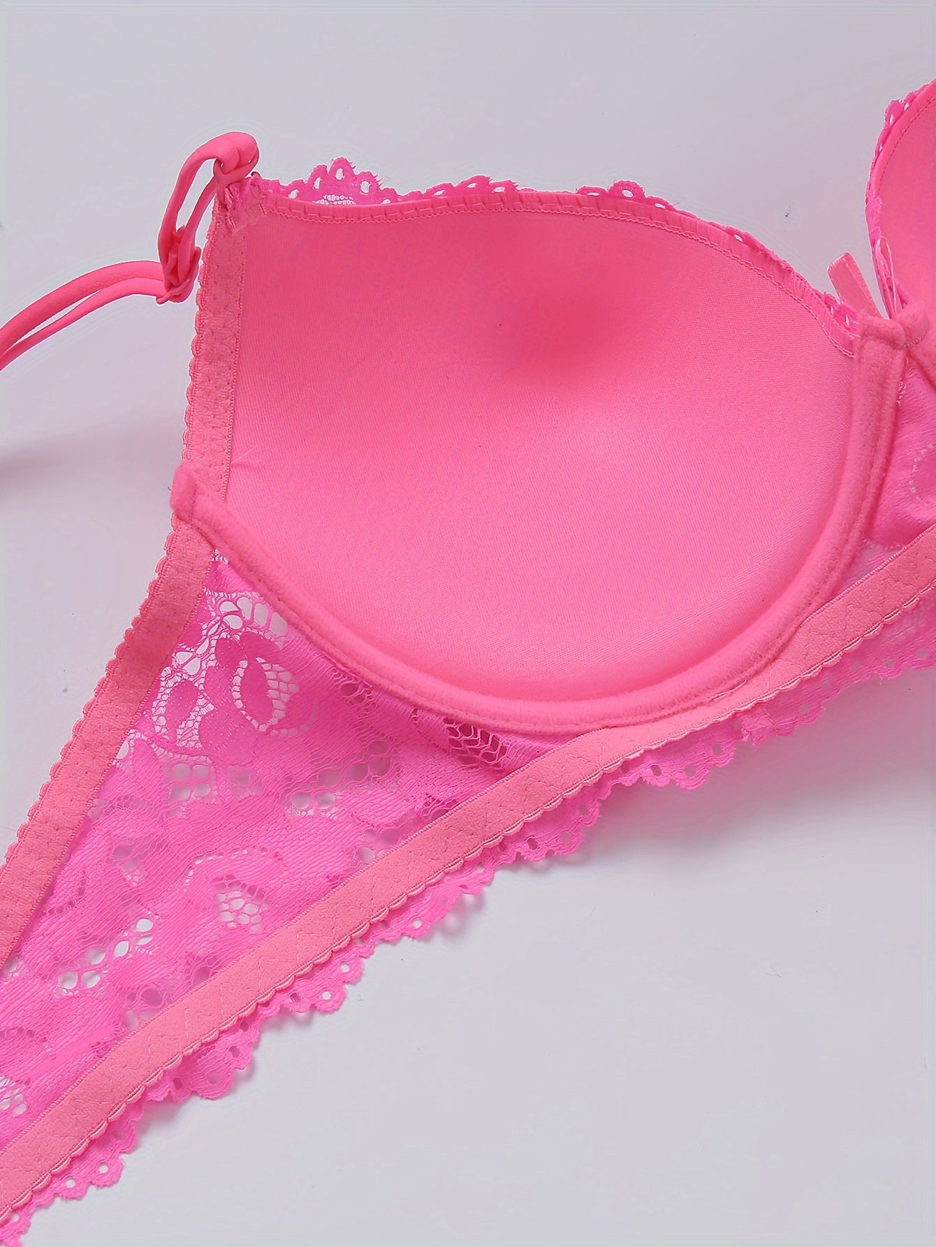 Ayollar uchun zamonaviy dantel brassi va ichki kiyim to'plami