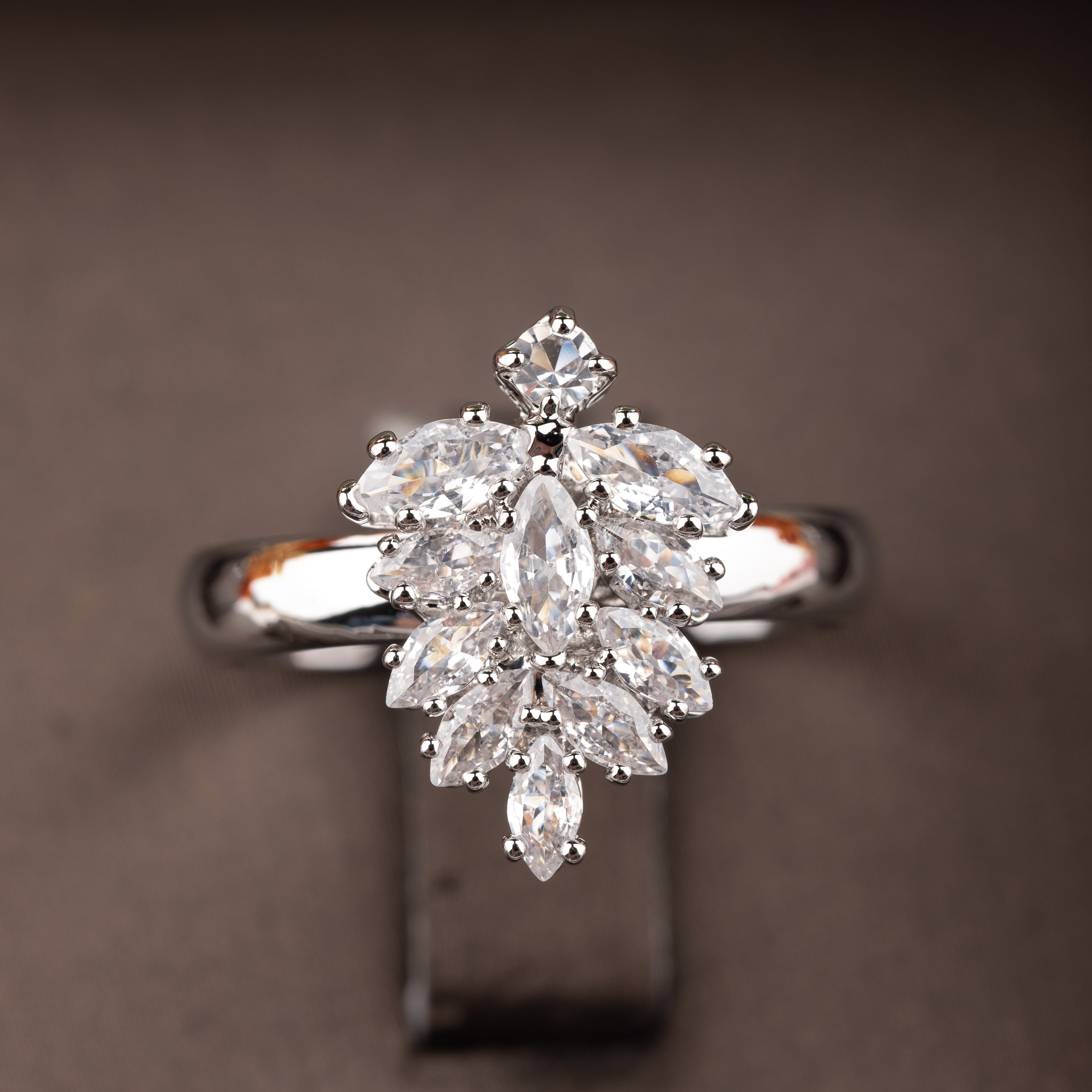 Leaf-Shaped Cubic Zirconia Jewelry Set for Women Necklace Earrings Bracelet Ring Wedding