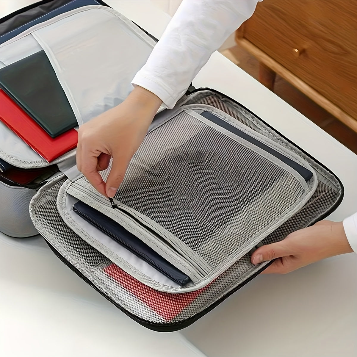 Erkaklar uchun 3-qavatli xavfsizlik sumkasi, hujjatlar va noutbuk saqlash uchun parol bilan qulflangan, sayohat va uyda foydalanish uchun ideal.