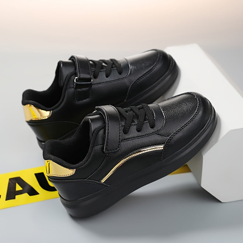 O'g'il bolalar uchun tasodifiy, qulay pastki krossovkalar, barcha mavsumlar uchun ideal, sirpanmaydigan tagliklar bilan.