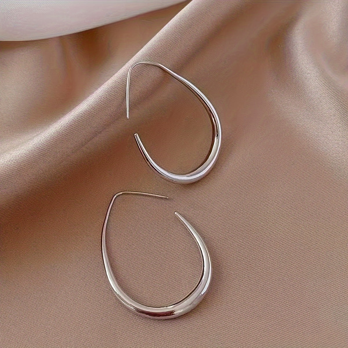 Women's Water Drop-Shaped Earrings Minimalist Elegant Jewelry Gift