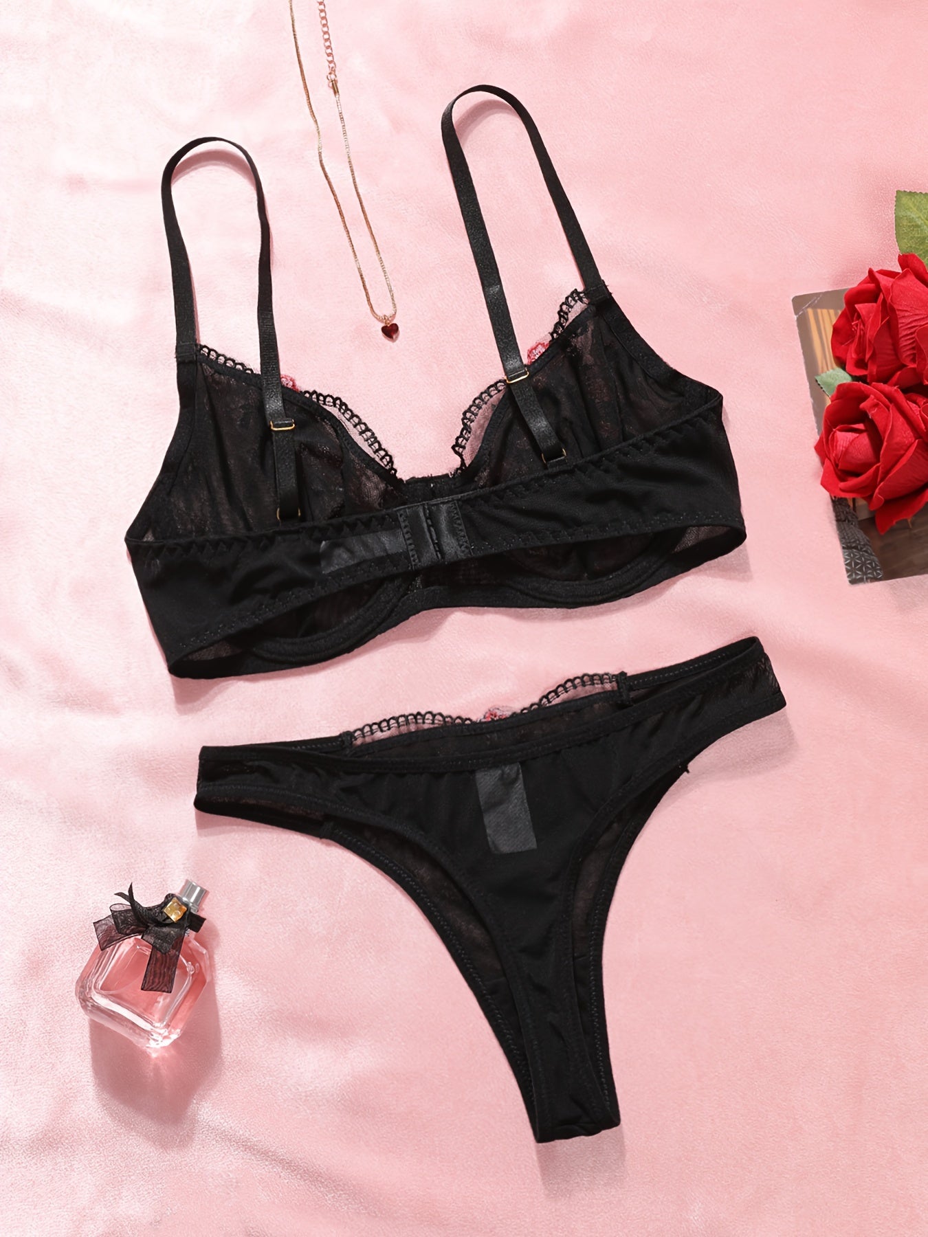 Women's Ultra-Thin Embroidered Underwire Bra Set with Lace Detailing